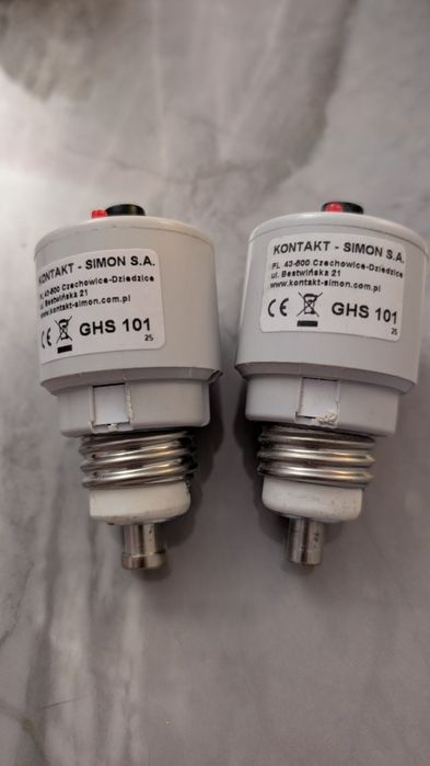 Bezpiecznik automatyczny , 10 A i 16A.