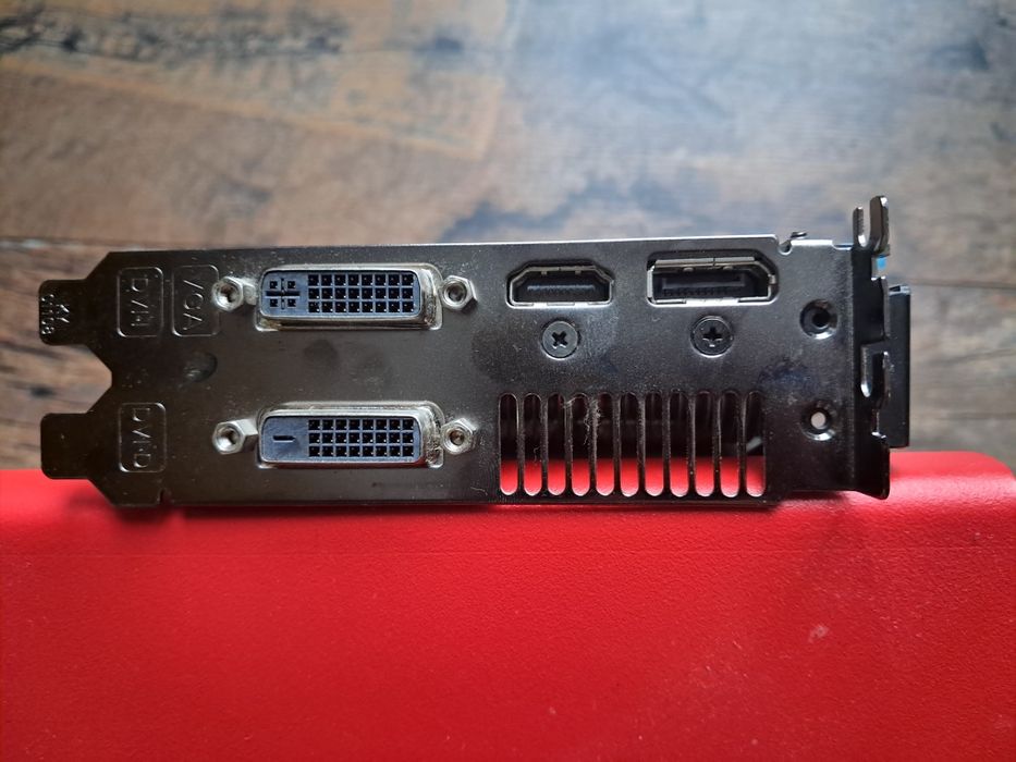 Karta graficzna ASUS AMD Radeon HD 7770 DirectCU