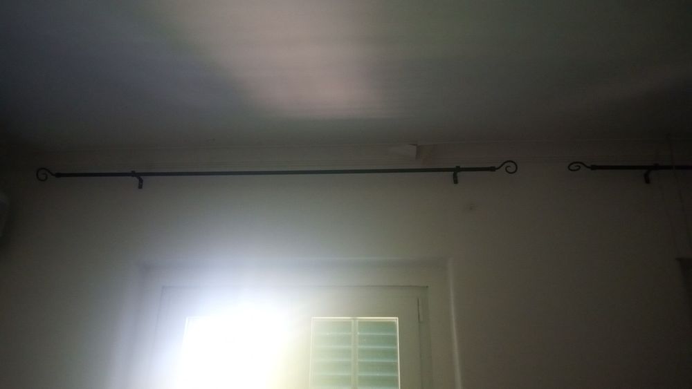 2 varões para cortinados em ferro preto, 1,80m de comprimento