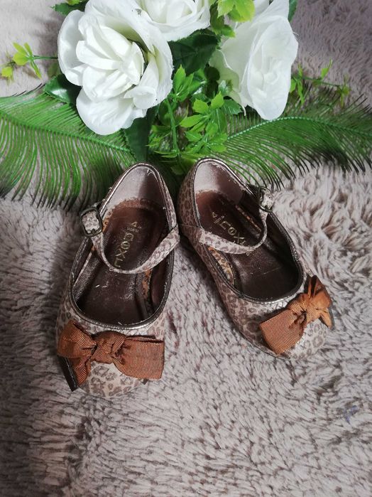 Piękne pantofelki baletki panterka rozm. 21 jedyne na Olx