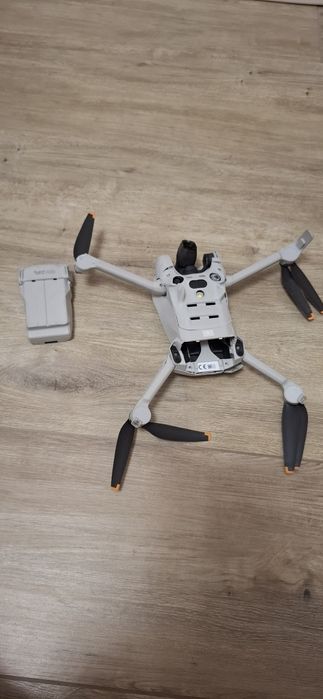 Dron DIJ 4 pro    uszkodzony