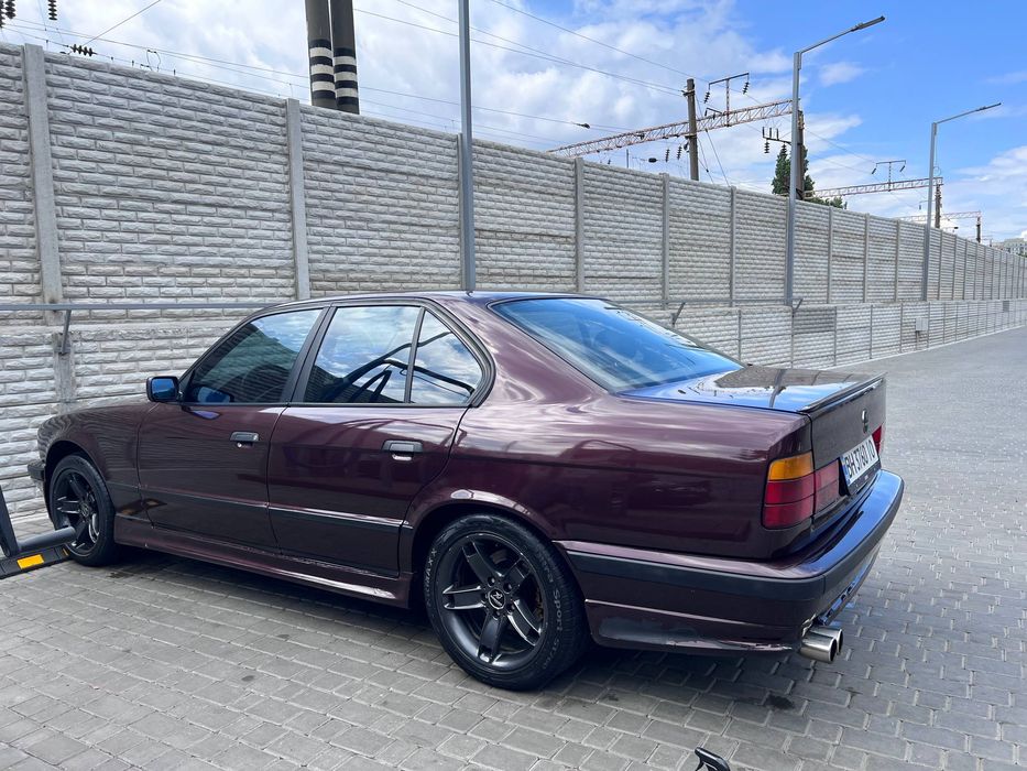 Авто бмв е34 м50б25