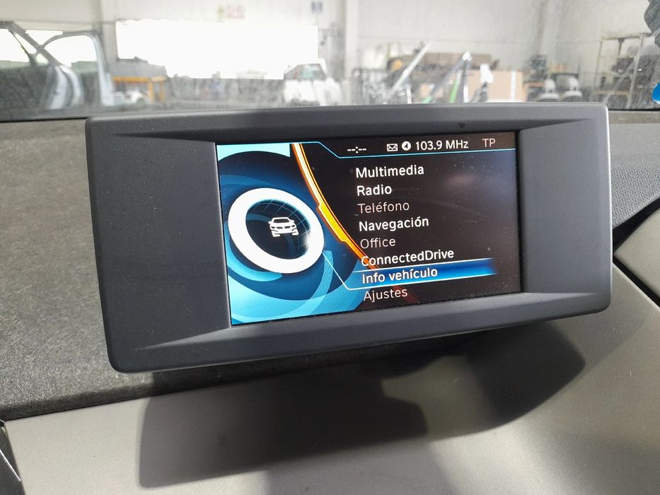Display / ecrã de informações BMW i3 (I01)