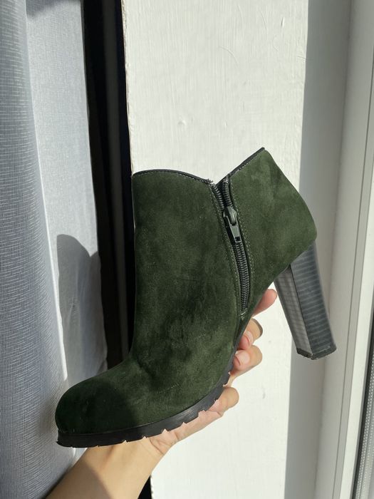 Осінні чоботи на підборі