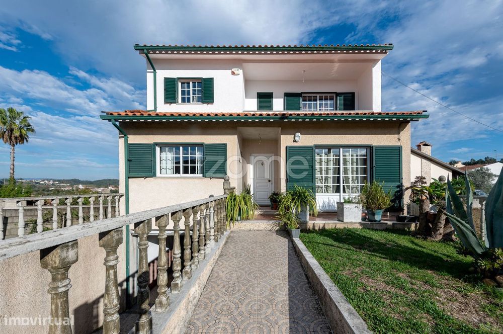 Moradia T4, garagem, jardim, perto da bela Lagoa da Pateira (Águeda)