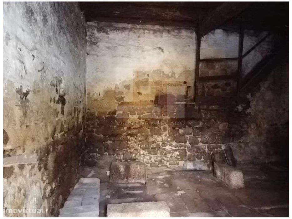 Moradia localizada no coração de Tarouca, distrito de Viseu