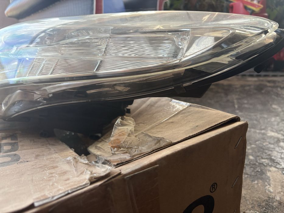 Farol esquerdo original renault megane III