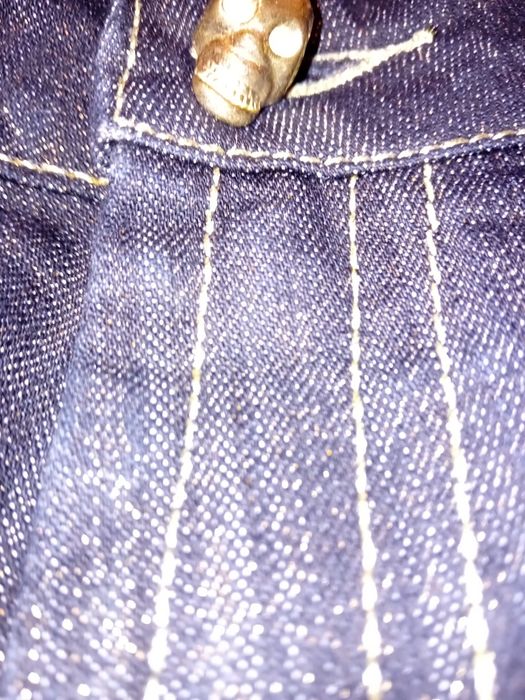 Spodnie jeans czarne nowe  że złotą nitka