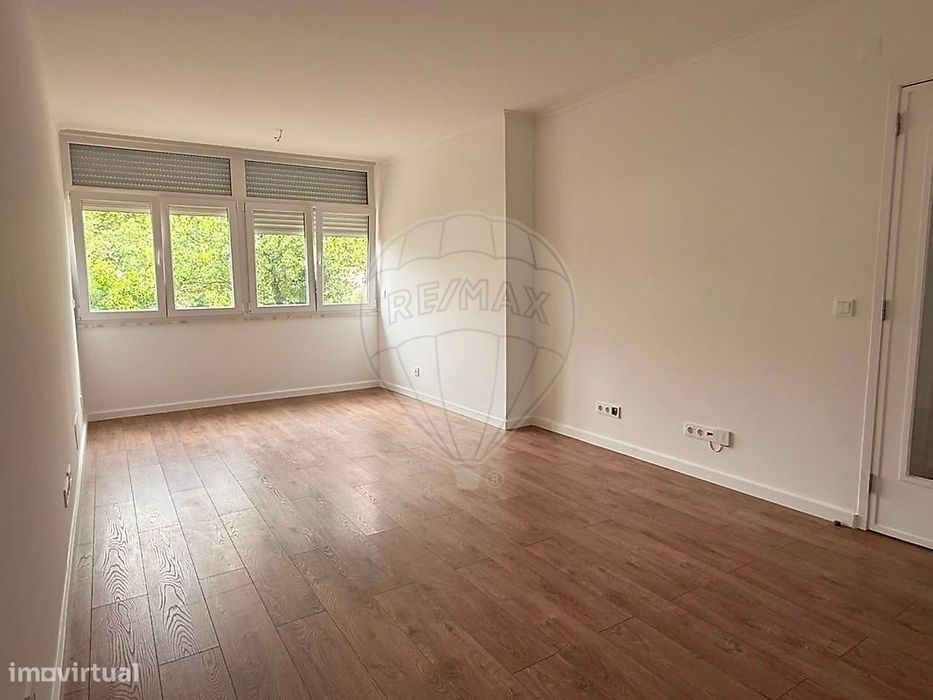 Apartamento T1 para arrendamento