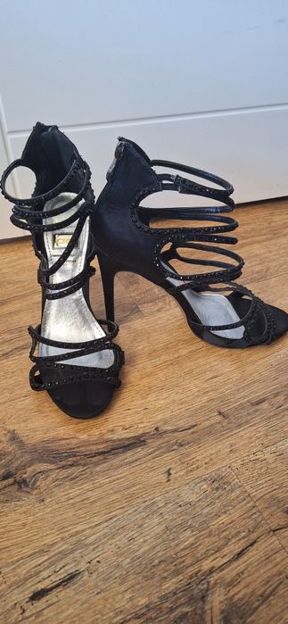 Sandały na szpilce