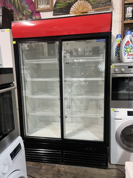 Вітрина  холодильна двухдверна   в гарному стані з Гарантією !