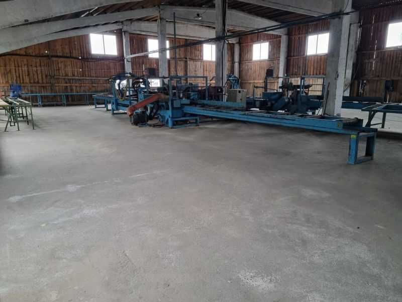 Промислова база з власною територією