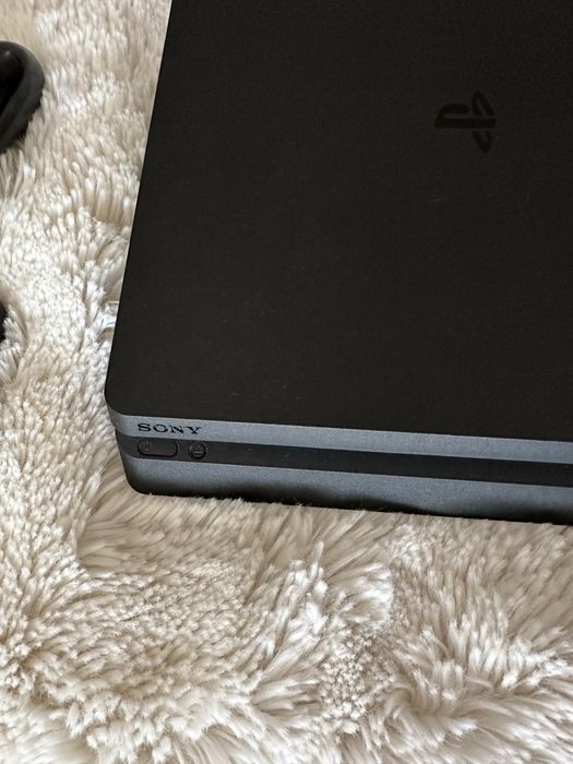 PlayStation 4 slim + 2 Comandos originais