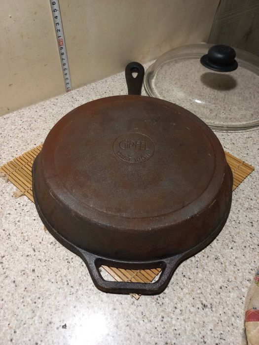 Кастрюля нержавейка Германия . Топор топорик  СССР. Сковорода Гипфел