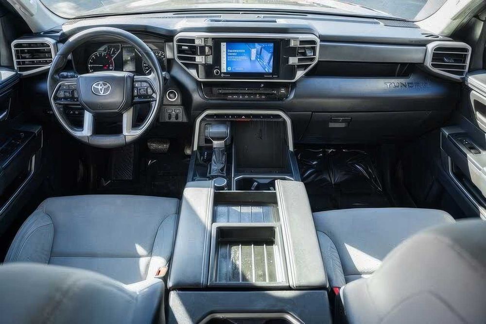 Toyota Tundra      2022