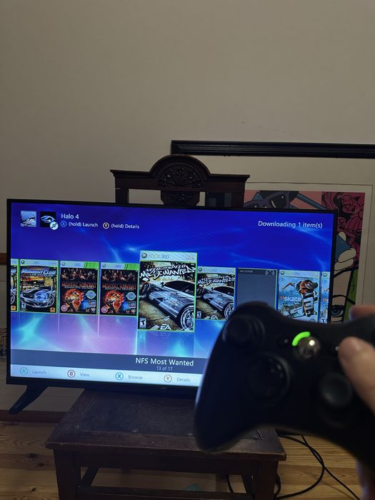 Xbox 360 Elite HDD 250GB  Desbloqueada + 2 Comandos Originais e Jogos