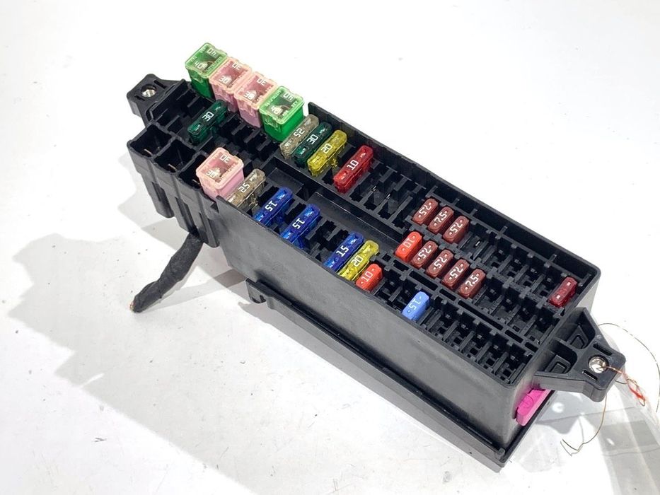 SKRZYNKA BEZPIECZNIKÓW  SEAT TOLEDO IV (KG3) 2012 - 2019 1.2 TSI 66 kW [90 KM] benzyna 2015 - 2017