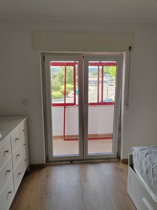 Estores, Montagem de Móveis e Pequenas Reparações – Orçamento Grátis