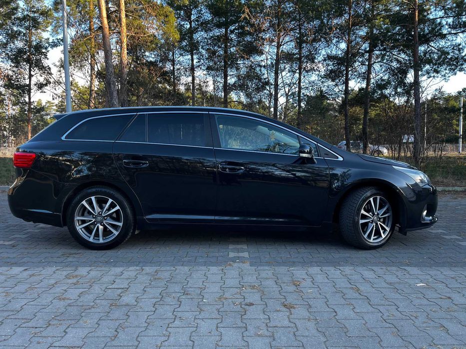 Toyota Avensis 2.0 Premium EU5 Wagon bezawaryjna
