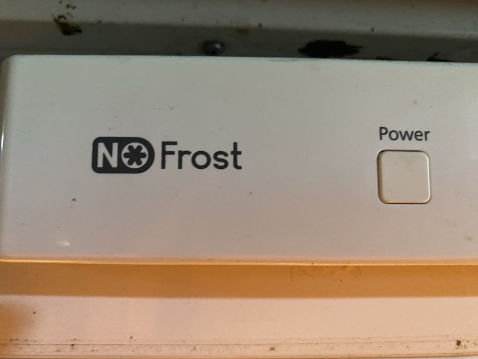 Frigorifico Combinado SAMSUNG NO FROST  RL 34SCSW avariado