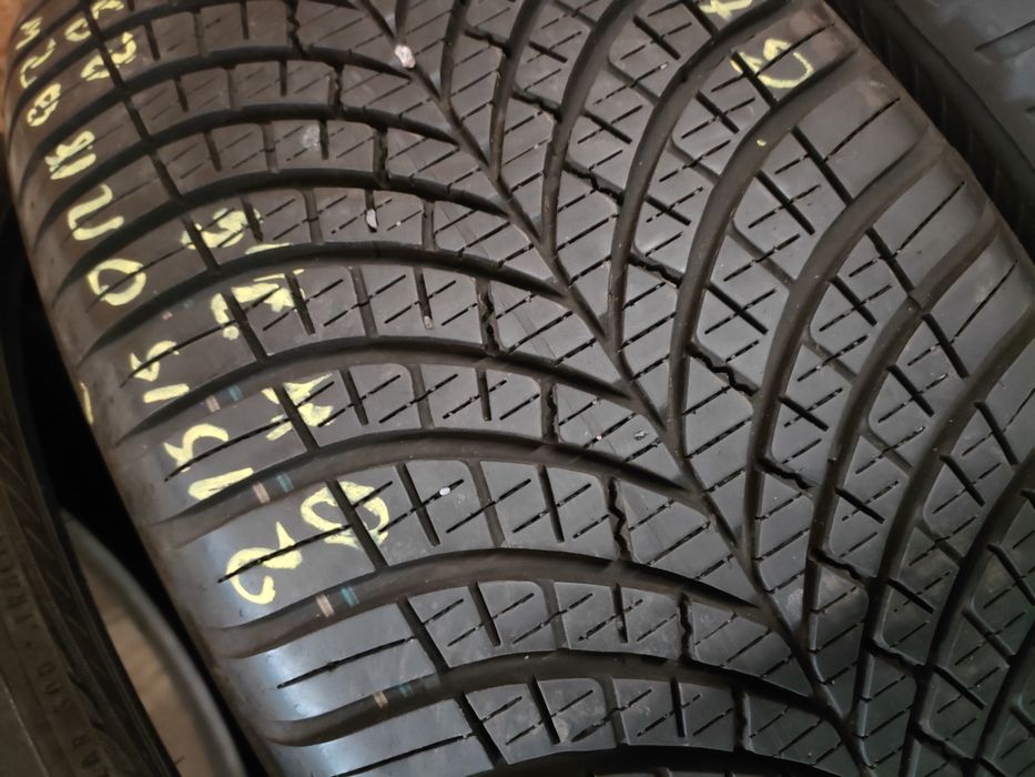 4x Goodyear Vector 4seasons Gen-3 215/50R18 92W  4 sztuki całoroczne