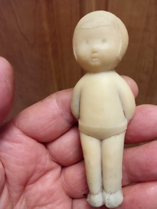 Продам коллекцию старых кукол.