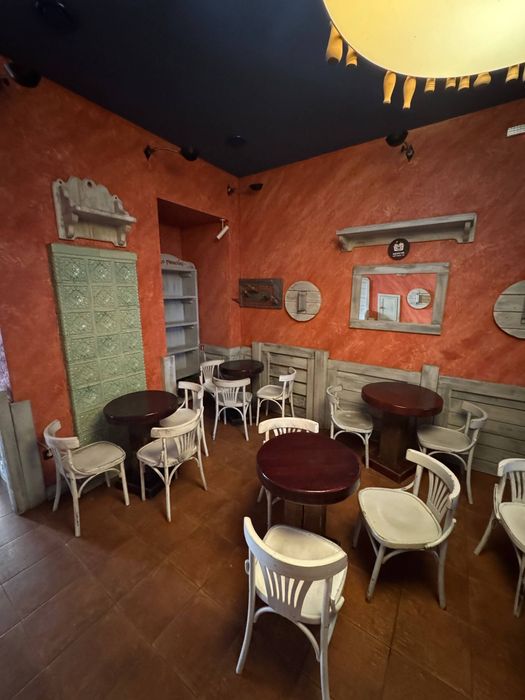 Дерев’яні столи та стільці  для кафе / ресторану