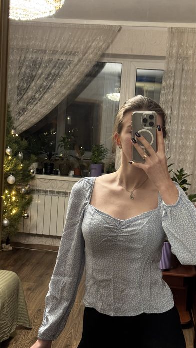 Блузка з віскози