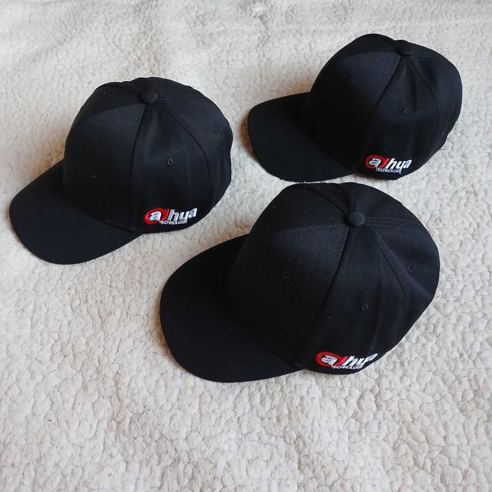 Кепки, светоотражающие билеты