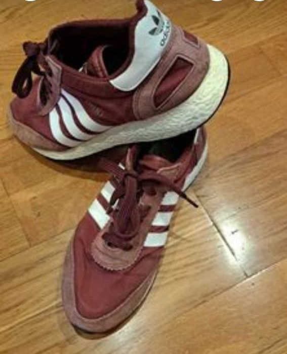 Ténis Adidas iniki