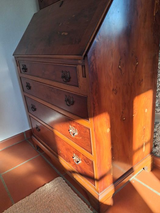 Papeleira com alçado estilo D. Maria