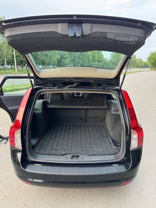 Volvo v50 2010 р