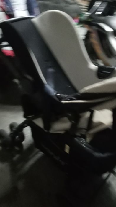 Carrinho de bebe com ovo