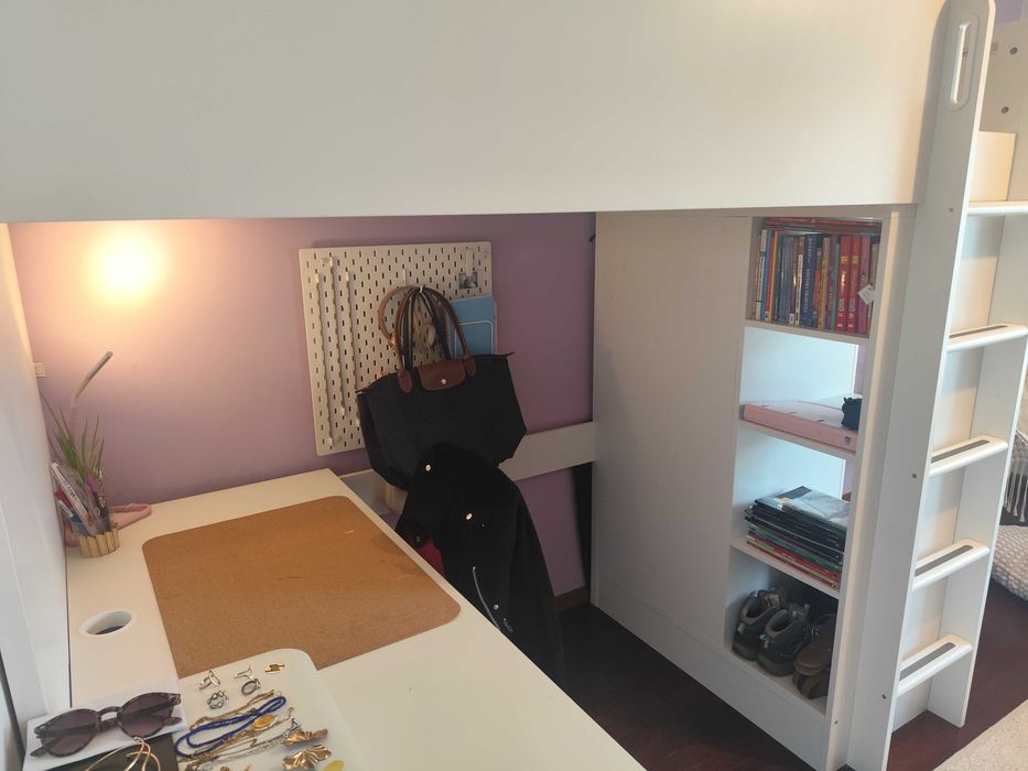 Cama alta IKEA branca, com secretária c/4 gavetas, 90x200 cm