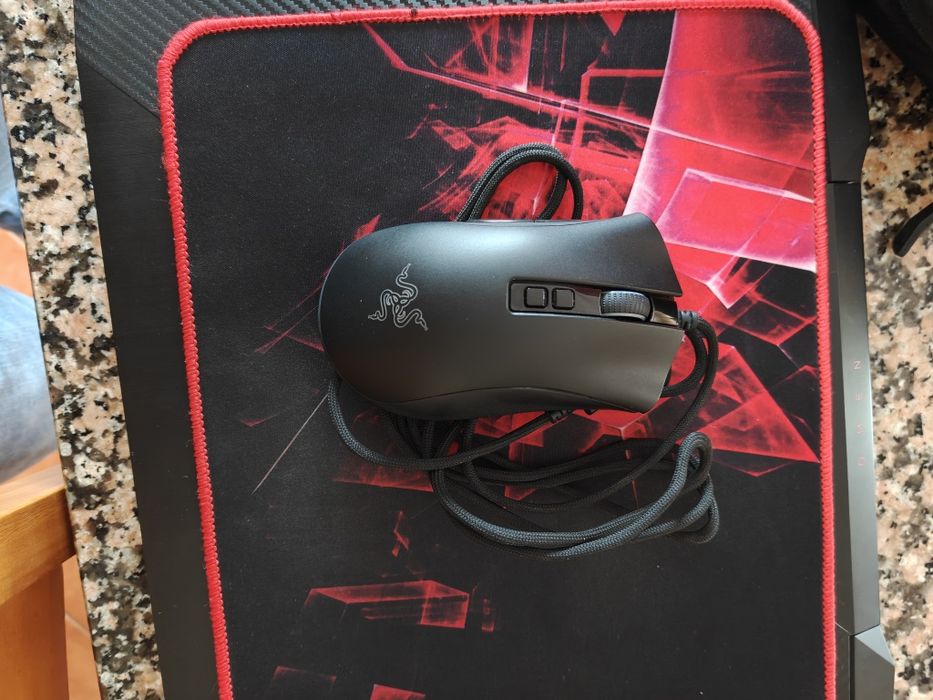 HP OMEN 17( Intel Core i7-8750H - NVIDIA GeForce GTX 1070)
