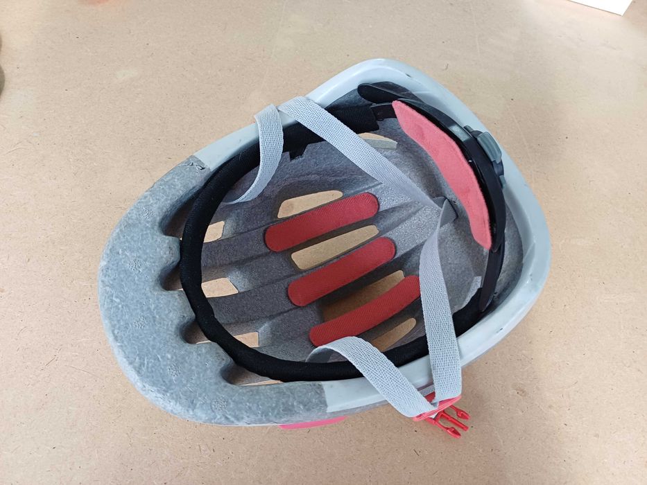 Capacete BTWIN Senhora – Excelente Estado, Oportunidade!