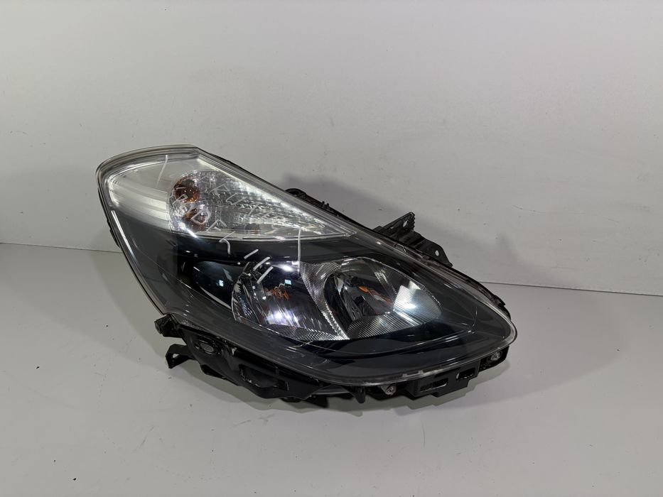 Renault clio iii 3 lift lampa przód przednia prawa europa uszkodzona