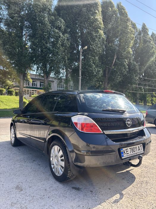 Продам opel astra h 1.8 бензин