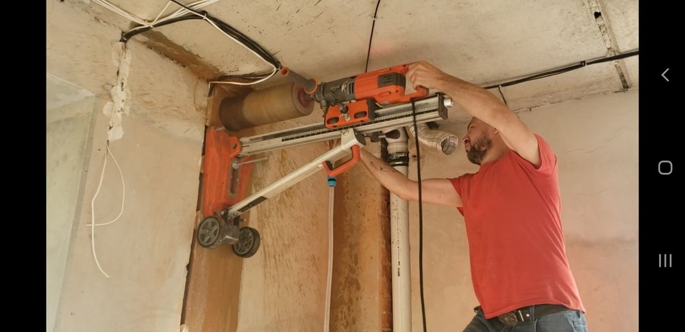 Отвір алмазною коронкою