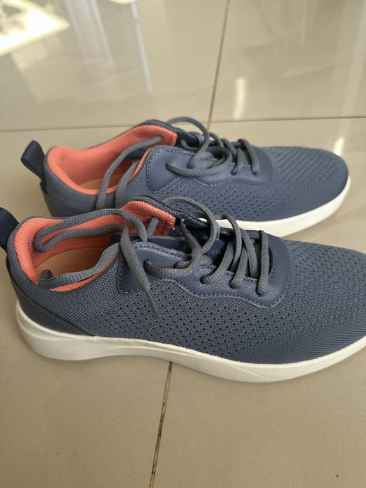 Чоловіче взуття,синього кольору- сітка, оливкового кольору- замш