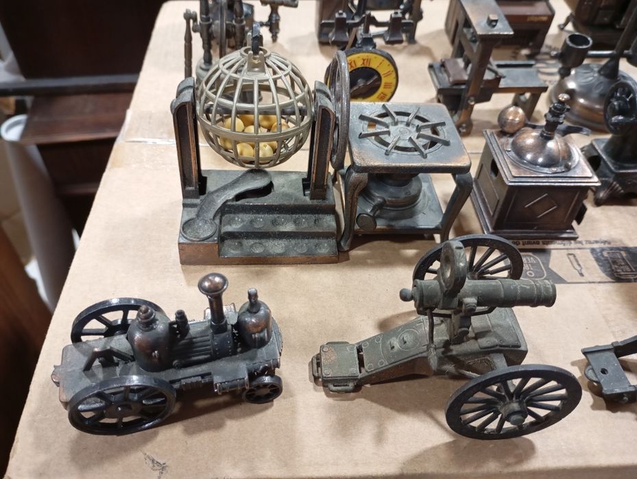 Miniaturas apara afia lápis em bronze antigas