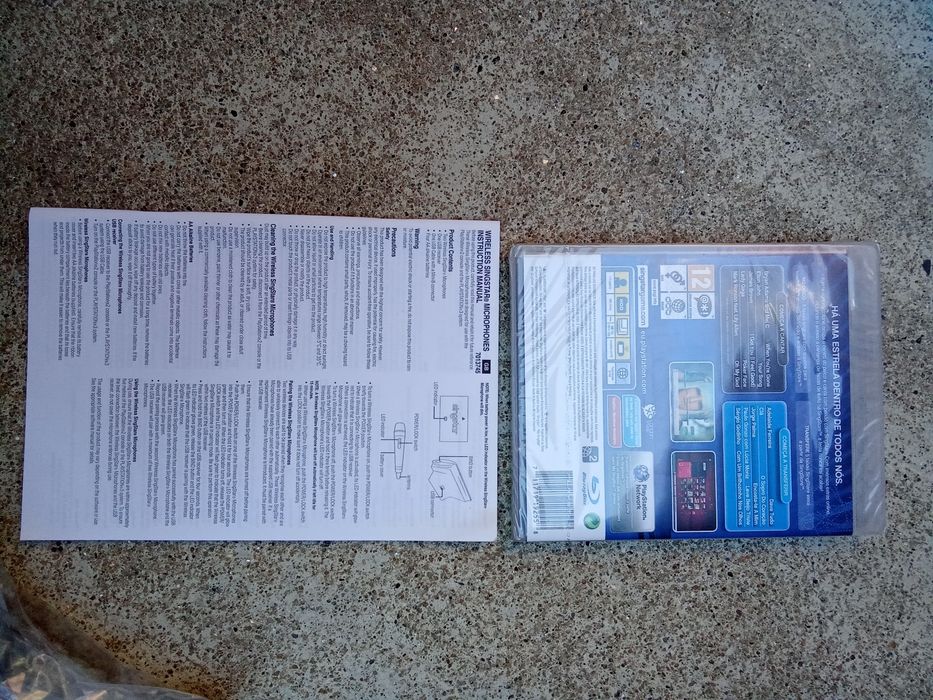 Singstar PS3 - com dois microfones sem fios - Novo e sela