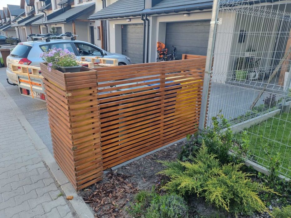 Nowoczesna zabudowa obudowa osłona KOSZA NA ŚMIECI śmietnika