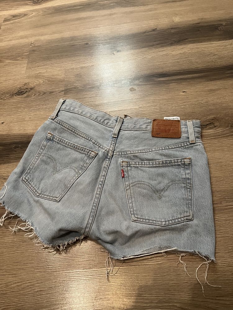 Оригінал Шорти Левайс Levis: 499 грн. - Джинсові шорти Кропивницький на Olx