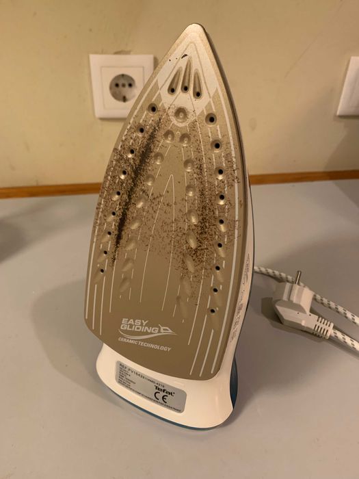 Ferro a vapor Tefal Access Easy – funcional (base com desgaste)