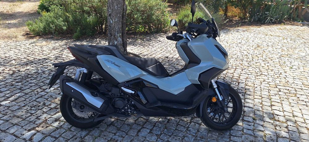 Honda Adv 350 extras