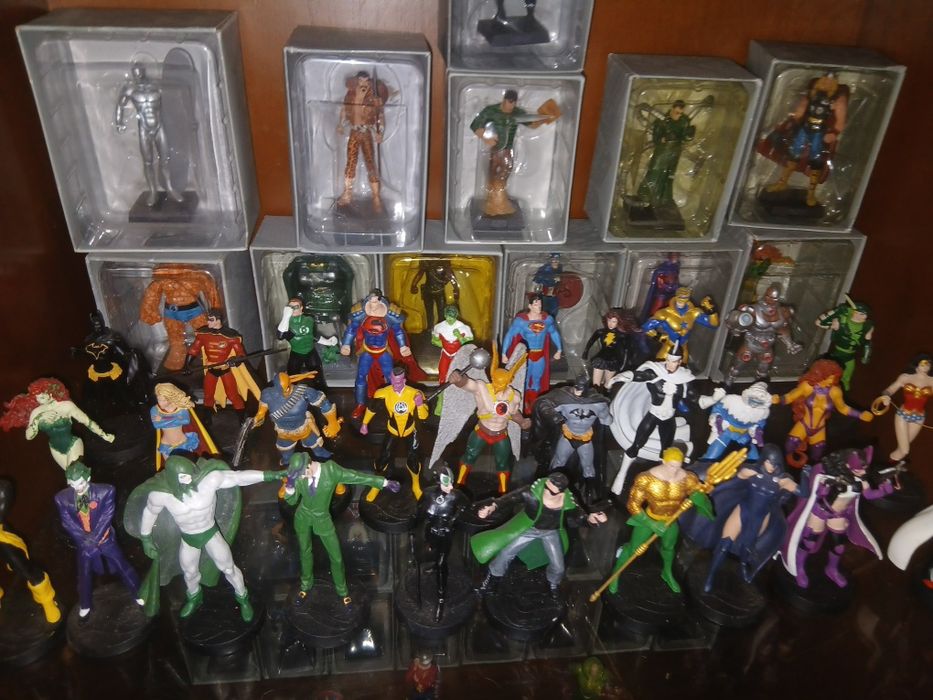 Colecao 80 figura da Marvel por 600 €