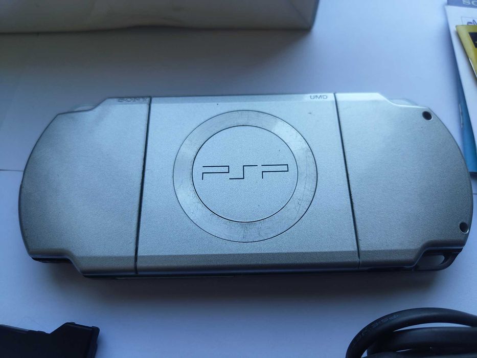 PSP-2000 Ice Silver 4Gb