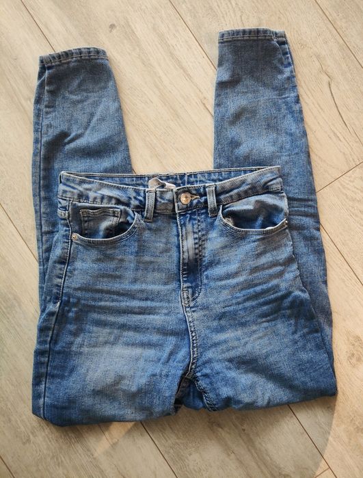 Spodnie jeansowe Sinsay wysoki stan rurki S M skinny