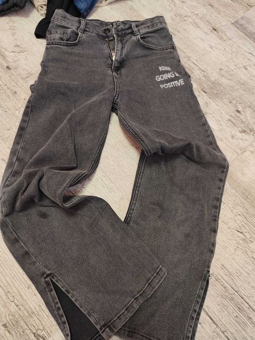 Продам пакет одягу для дівчинки на зріст 130-140 см